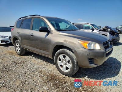 Czwarte zdjęcie samochodu z boku: 2011 TOYOTA RAV4 BASE VIN:2T3KF4DV0BW097817 - miniatura