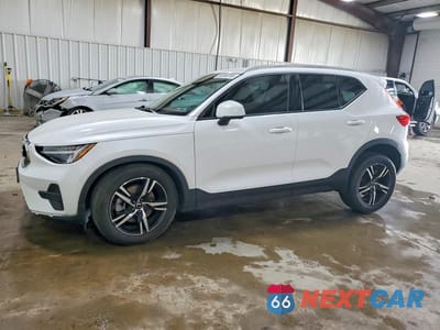 2023 VOLVO XC40 CORE YV4L12UV1P2910747 - główne zdjęcie licytacji z USA - miniatura