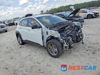 Czwarte zdjęcie samochodu z boku: 2021 HYUNDAI KONA SE VIN:KM8K12AAXMU663966 - miniatura