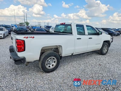 Trzecie zdjęcie samochodu z tyłu: 2018 CHEVROLET SILVERADO K1500 VIN:1GCVKNEC8JZ339490 - miniatura