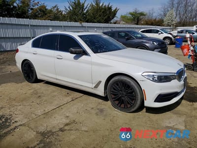 Czwarte zdjęcie samochodu z boku: 2019 BMW 530 XI XDRIVE SPORT VIN:WBAJA7C50KWW17526 - miniatura