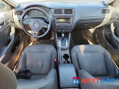 Zdjęcie 8 z 12 samochodu: 2013 VOLKSWAGEN JETTA BASE VIN:3VW2K7AJ4DM375537 - miniatura