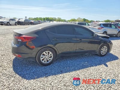 Trzecie zdjęcie samochodu z tyłu: 2019 HYUNDAI ELANTRA SE VIN:5NPD74LF7KH486770 - miniatura