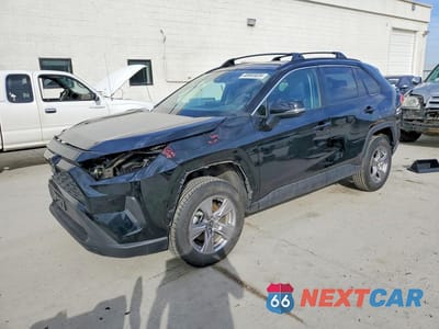 2025 TOYOTA RAV4 XLE 2T3P1RFV4SC550580 - główne zdjęcie licytacji z USA - miniatura
