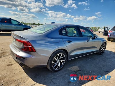 Trzecie zdjęcie samochodu z tyłu: 2020 VOLVO S60 T5 MOMENTUM VIN:7JR102FK4LG048221 - miniatura