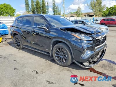Czwarte zdjęcie samochodu z boku: 2025 TOYOTA HIGHLANDER HYBRID XLE VIN:5TDKBRCH1SS666311 - miniatura