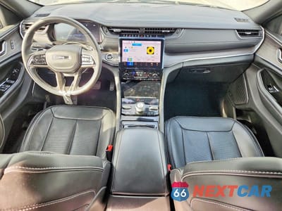 Zdjęcie 8 z 13 samochodu: 2023 JEEP GRAND CHEROKEE OVERLAND VIN:1C4RJHDG3PC546567 - miniatura