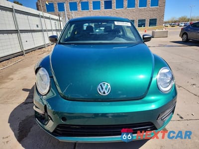 Piąte zdjęcie samochodu w środku: 2017 VOLKSWAGEN BEETLE 1.8T VIN:3VWF17AT8HM609867 - miniatura
