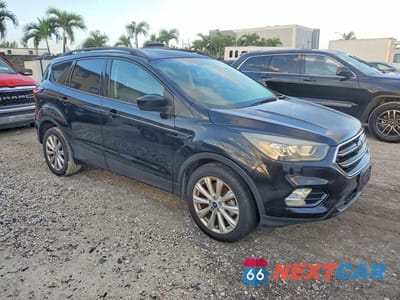 Czwarte zdjęcie samochodu z boku: 2019 FORD ESCAPE SE VIN:1FMCU0GD6KUC02486 - miniatura