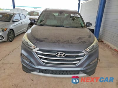 Piąte zdjęcie samochodu w środku: 2017 HYUNDAI TUCSON SPORT VIN:KM8J33A23HU356682 - miniatura