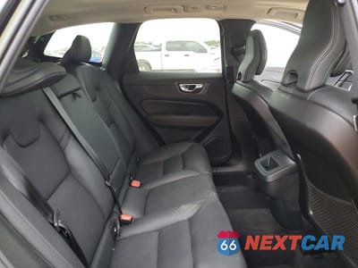 Zdjęcie 10 z 12 samochodu: 2023 VOLVO XC60 PLUS VIN:YV4L12RN1P1391021 - miniatura