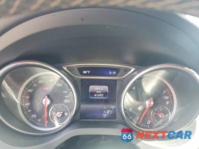 Zdjęcie 9 z 12 samochodu: 2018 MERCEDES-BENZ CLA 250 VIN:WDDSJ4EB6JN682254 - miniatura