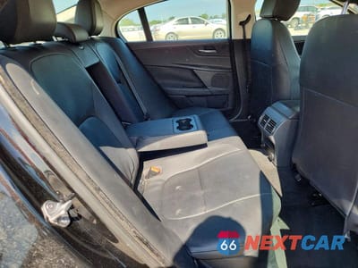 Zdjęcie 10 z 12 samochodu: 2017 JAGUAR XE PREMIUM VIN:SAJAD4BG4HA975487 - miniatura
