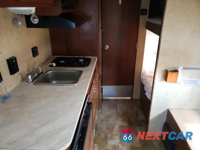 Zdjęcie 6 z 10 samochodu: 2014 JAYCO JAY FLIGHT CAMPER VIN:1UJBJ0AJ4E77E0237 - miniatura