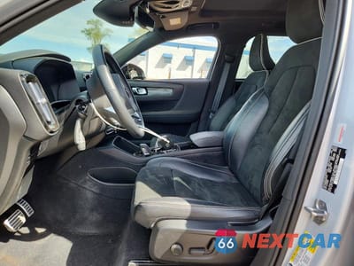 Zdjęcie 7 z 13 samochodu: 2022 VOLVO XC40 T5 R-DESIGN VIN:YV4162UM1N2690555 - miniatura