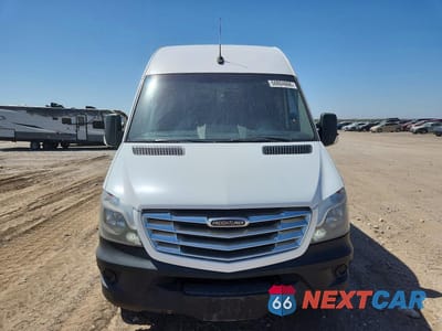 Piąte zdjęcie samochodu w środku: 2018 MERCEDES-BENZ SPRINTER 2500 VIN:WD3PE8CD2JP609493 - miniatura