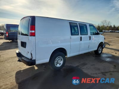 Trzecie zdjęcie samochodu z tyłu: 2015 CHEVROLET EXPRESS G3500 DELIVERY VAN VIN:1GCZGTCF9F1265572 - miniatura