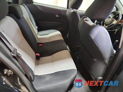 Zdjęcie 10 z 12 samochodu: 2014 TOYOTA YARIS 5-DOOR LE VIN:JTDKTUD33ED579805 - miniatura