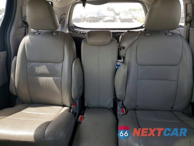 Zdjęcie 10 z 14 samochodu: 2015 TOYOTA SIENNA LE 8-PASSENGER VIN:5TDKK3DC8FS573131 - miniatura