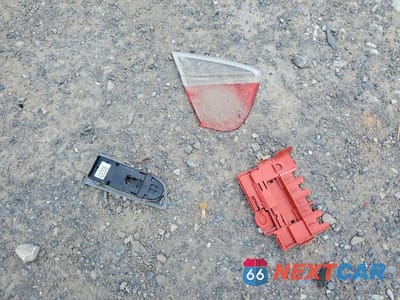 Zdjęcie 12 z 13 samochodu: 2008 BMW 328 I VIN:WBAVA33508KX89680 - miniatura