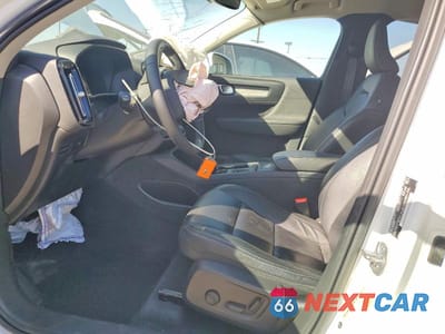 Zdjęcie 7 z 14 samochodu: 2024 VOLVO XC40 CORE VIN:YV4L12UK4R2202338 - miniatura
