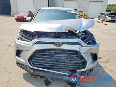 Piąte zdjęcie samochodu w środku: 2025 TOYOTA GRAND HIGHLANDER XLE VIN:5TDAAAA5XSS032021 - miniatura