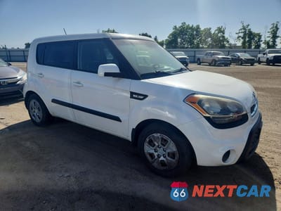 Czwarte zdjęcie samochodu z boku: 2012 KIA SOUL BASE VIN:KNDJT2A50C7436926 - miniatura