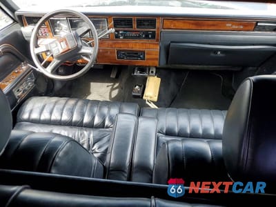 Zdjęcie 8 z 12 samochodu: 1989 LINCOLN TOWN CAR VIN:1LNBM81F7KY658963 - miniatura