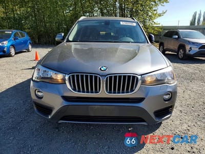 Piąte zdjęcie samochodu w środku: 2017 BMW X3 SDRIVE28I VIN:5UXWZ7C30H0X40138 - miniatura
