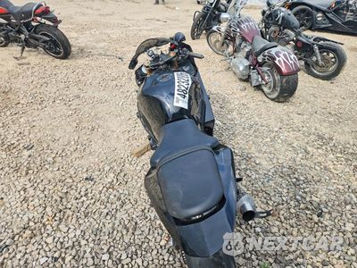 Czwarte zdjęcie samochodu z boku: 2003 SUZUKI GSX-R1000 VIN:JS1GT75A732102656 - miniatura