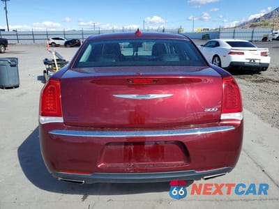 Zdjęcie 6 z 12 samochodu: 2020 CHRYSLER 300 TOURING VIN:2C3CCAAG1LH173679 - miniatura