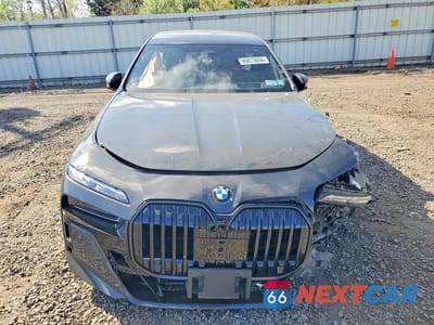 Piąte zdjęcie samochodu w środku: 2025 BMW 740 XI VIN:WBA33EH08SCV55251 - miniatura