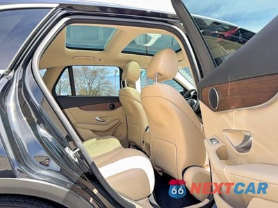 Zdjęcie 6 z 10 samochodu: 2021 MERCEDES-BENZ GLC 300 4MATIC VIN:W1N0G8EB9MV311190 - miniatura