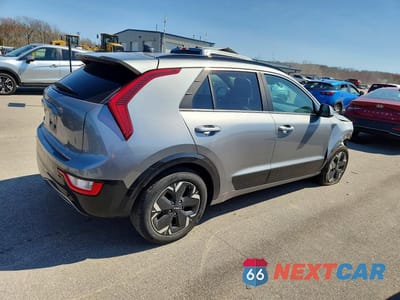 Trzecie zdjęcie samochodu z tyłu: 2024 KIA NIRO WIND VIN:KNDCR3L1XR5117786 - miniatura