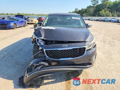 Piąte zdjęcie samochodu w środku: 2016 KIA SEDONA LX VIN:KNDMB5C18G6098022 - miniatura
