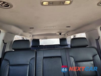 Zdjęcie 10 z 14 samochodu: 2020 CHEVROLET SUBURBAN K1500 LT VIN:1GNSKHKC0LR115388 - miniatura