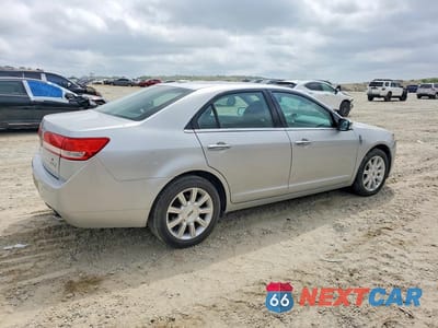 Trzecie zdjęcie samochodu z tyłu: 2010 LINCOLN MKZ VIN:3LNHL2GC1AR611898 - miniatura