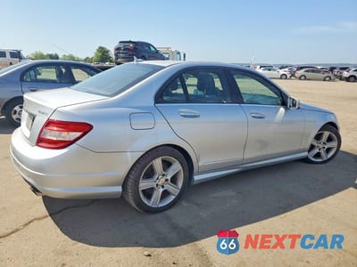 Trzecie zdjęcie samochodu z tyłu: 2011 MERCEDES-BENZ C 300 4MATIC VIN:WDDGF8BB1BR148348 - miniatura
