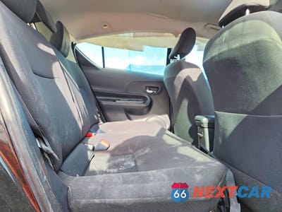 Zdjęcie 10 z 12 samochodu: 2018 TOYOTA PRIUS C TWO VIN:JTDKDTB32J1617370 - miniatura