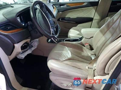 Zdjęcie 7 z 13 samochodu: 2019 LINCOLN MKC SELECT VIN:5LMCJ2D90KUL30367 - miniatura