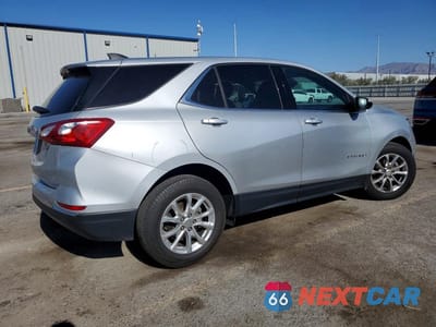 Trzecie zdjęcie samochodu z tyłu: 2020 CHEVROLET EQUINOX LT VIN:2GNAXKEVXL6233225 - miniatura