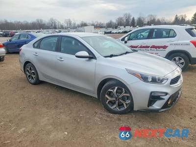 Czwarte zdjęcie samochodu z boku: 2021 KIA FORTE LXS VIN:3KPF24AD8ME333184 - miniatura
