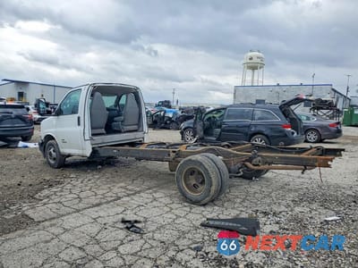 Drugie zdjęcie samochodu z przodu: 2021 CHEVROLET EXPRESS G4500 VAN 6.6L V8 EXT CARGO VIN:1HA6GVC72MN011596 - miniatura