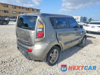 Trzecie zdjęcie samochodu z tyłu: 2010 KIA SOUL + VIN:KNDJT2A28A7163463 - miniatura