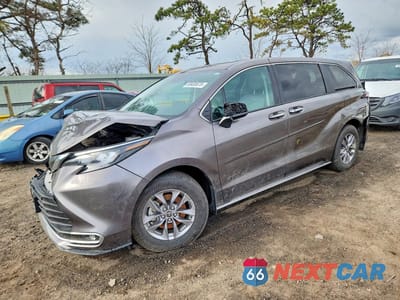 2024 TOYOTA SIENNA XLE 7-PASSENGER 5TDYSKFCXRS121462 - główne zdjęcie licytacji z USA - miniatura