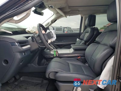 Zdjęcie 7 z 14 samochodu: 2025 LINCOLN NAVIGATOR RESERVE VIN:5LMJJ2LG1SEL21470 - miniatura