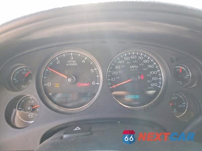 Zdjęcie 9 z 14 samochodu: 2011 CHEVROLET SUBURBAN K1500 LT VIN:1GNSKJE34BR184960 - miniatura