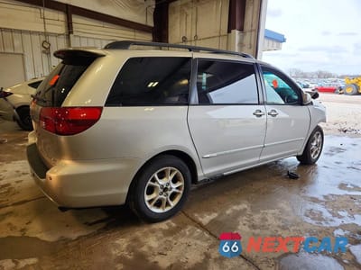 Trzecie zdjęcie samochodu z tyłu: 2004 TOYOTA SIENNA XLE LIMITED 7 PASSENGER VIN:5TDZA22C44S165964 - miniatura