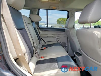 Zdjęcie 11 z 13 samochodu: 2007 JEEP COMMANDER OVERLAND VIN:1J8HG68267C696484 - miniatura