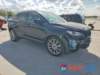 Czwarte zdjęcie samochodu z boku: 2019 LINCOLN MKC RESERVE VIN:5LMCJ3C96KUL38870 - miniatura